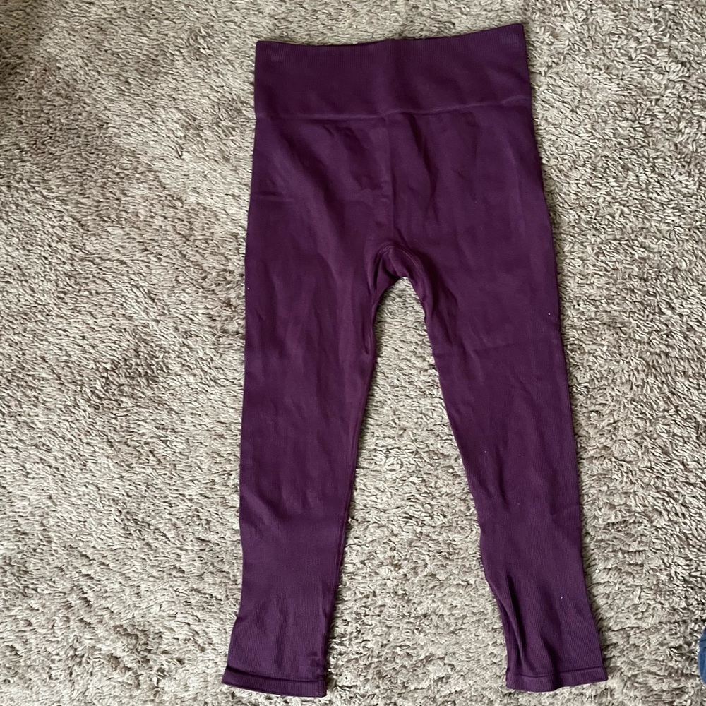 Avocado capri leggings